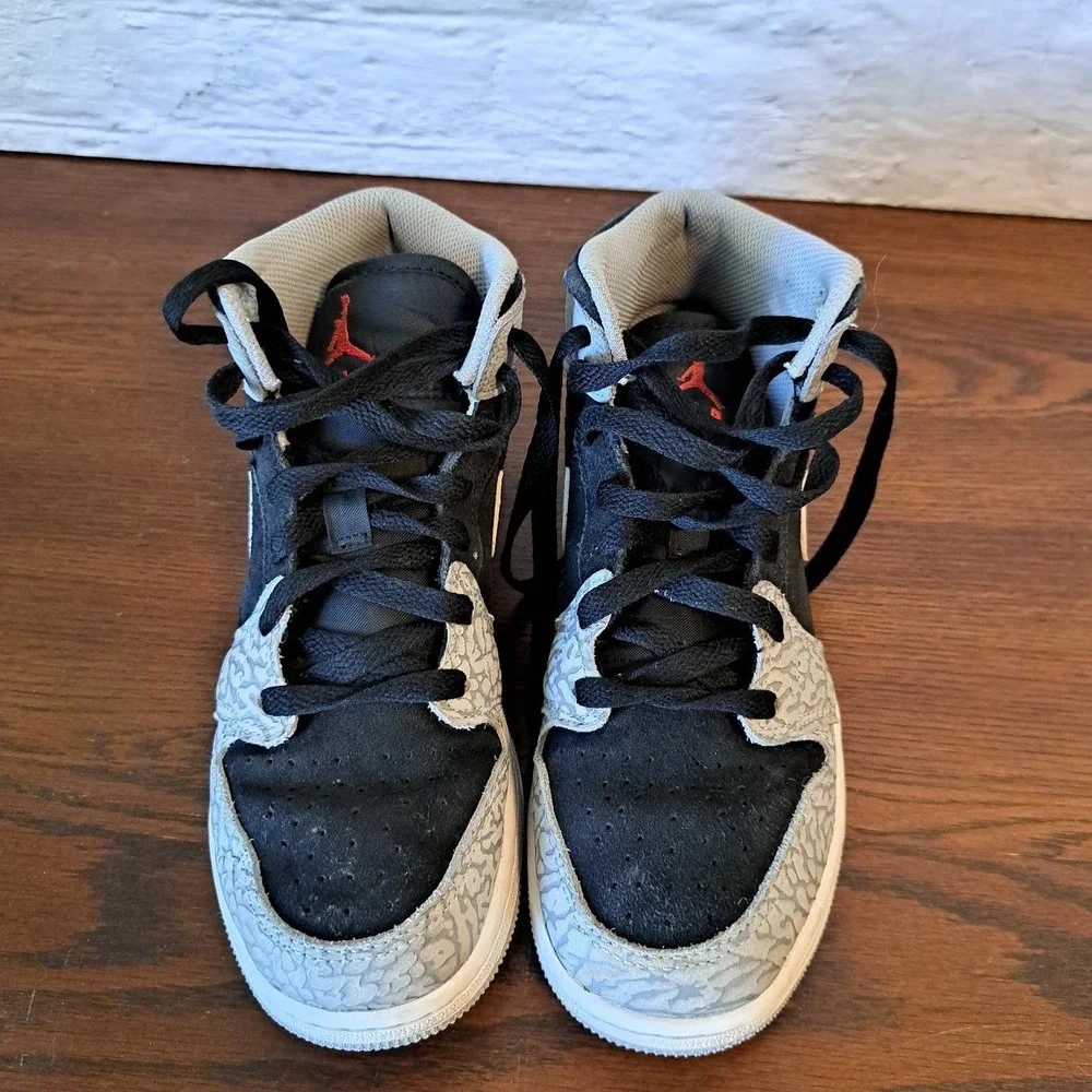 Jordan 1 Mid SE Elephant Toe Kids Shoes Black Grey DM6216-016 Size 4Y